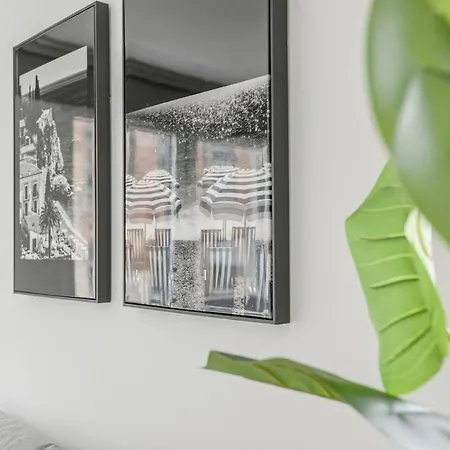 Dock, Stylish 2 Bedroom Apartment, Free Parking, Close To Centre شقة *