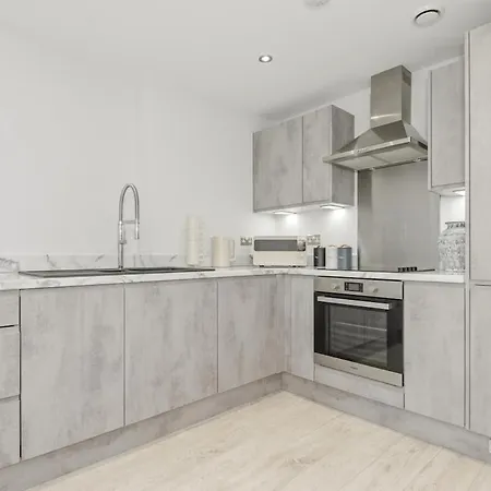Dock, Stylish 2 Bedroom Apartment, Free Parking, Close To Centre شقة ليدز